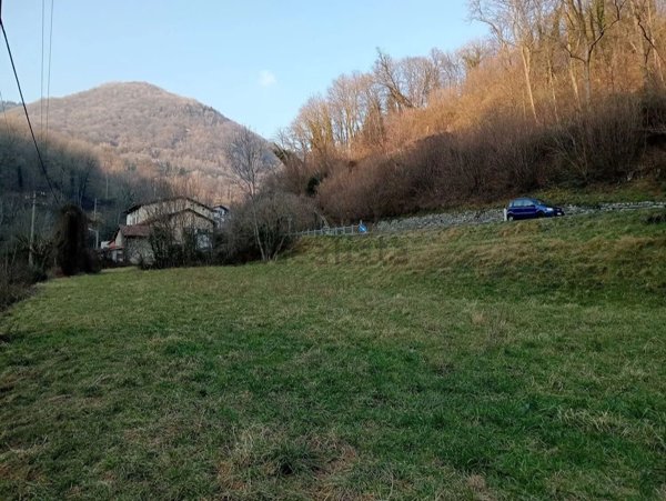 terreno edificabile in vendita ad Asso