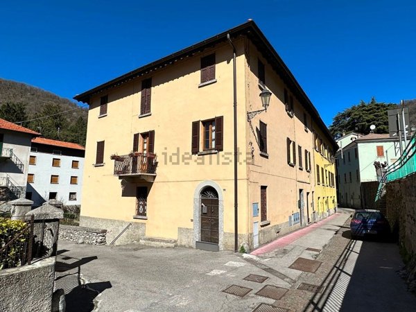 appartamento in vendita ad Asso