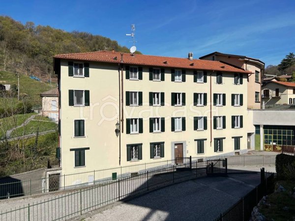 appartamento in vendita ad Asso
