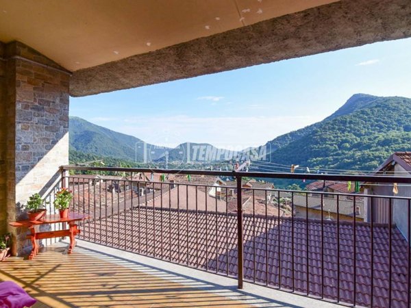 casa indipendente in vendita ad Asso