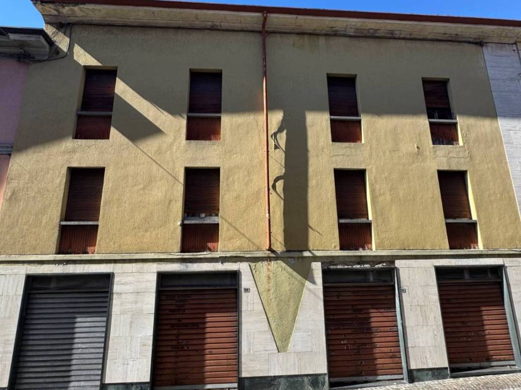 intera palazzina in vendita ad Asso