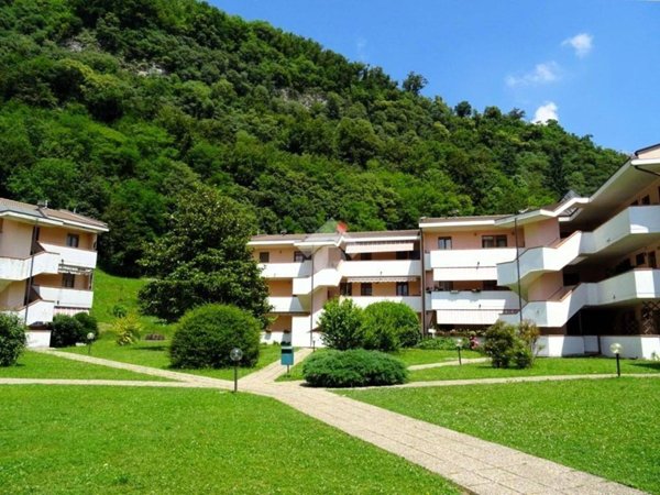 appartamento in vendita ad Asso