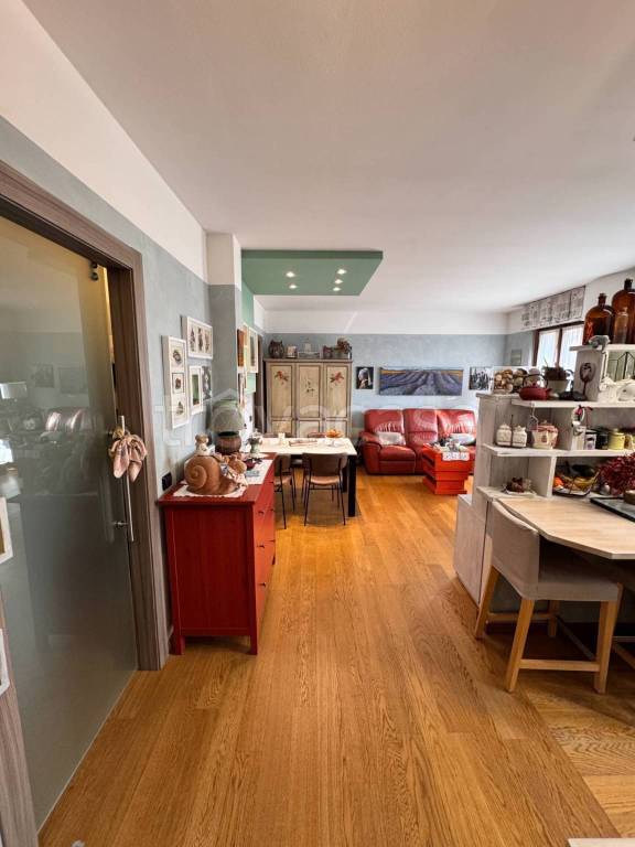 appartamento in vendita ad Asso