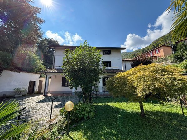 casa indipendente in vendita ad Asso