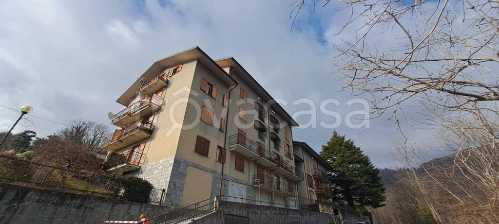 appartamento in vendita ad Asso