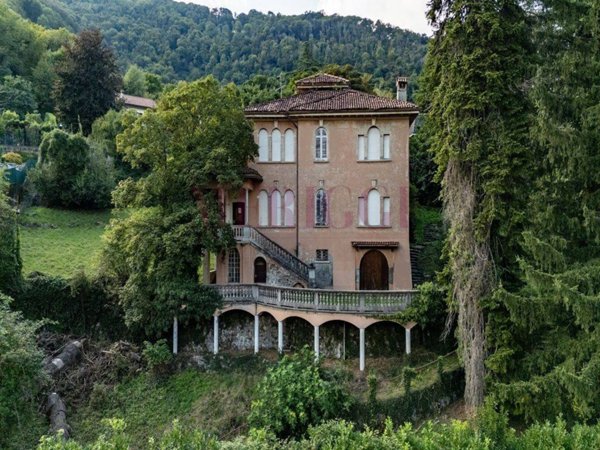 casa indipendente in vendita ad Asso