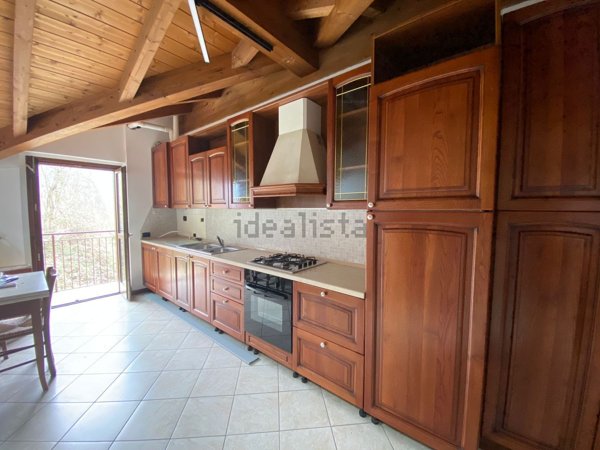 appartamento in vendita ad Asso