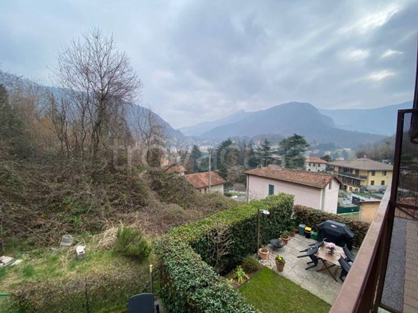 appartamento in vendita ad Asso