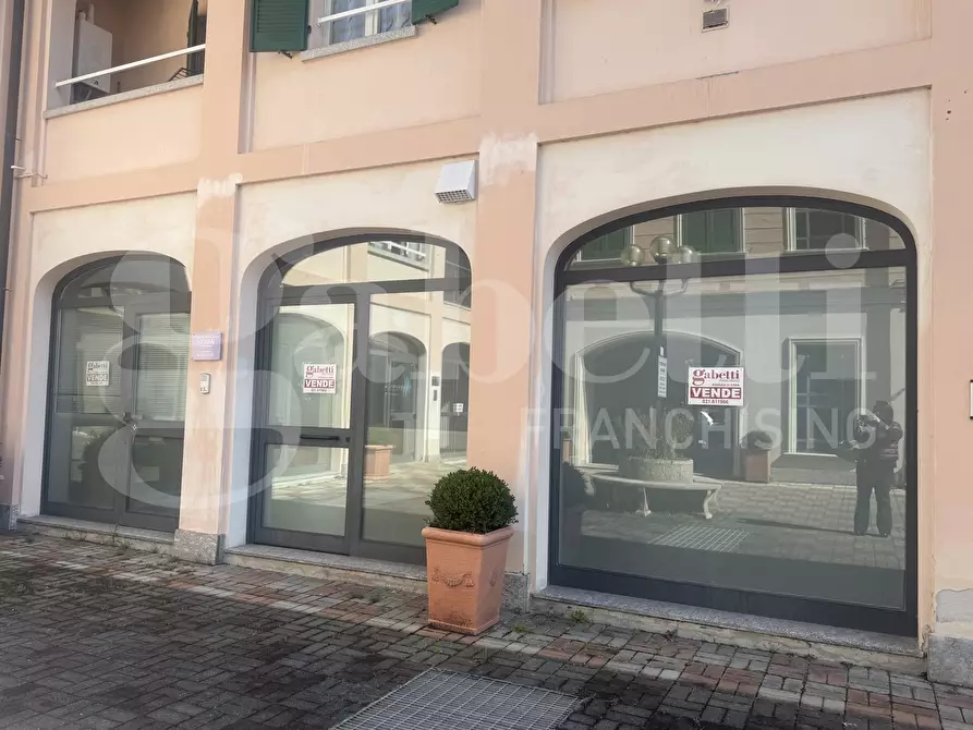 negozio in vendita ad Asso