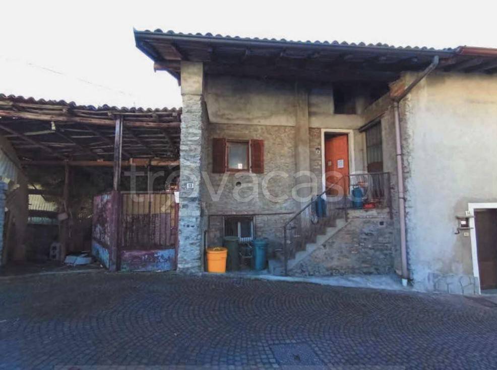 casa indipendente in vendita ad Asso
