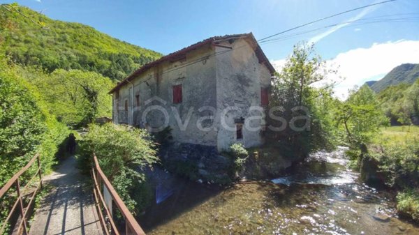 casa indipendente in vendita ad Asso