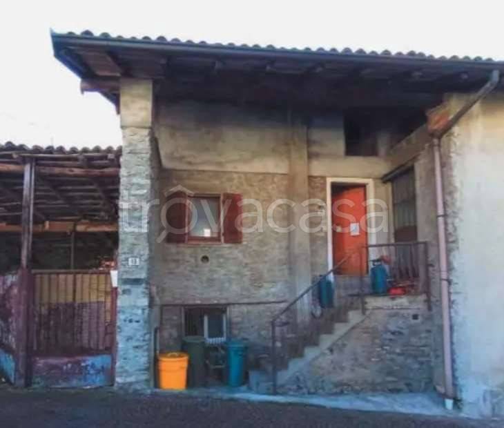 appartamento in vendita ad Asso