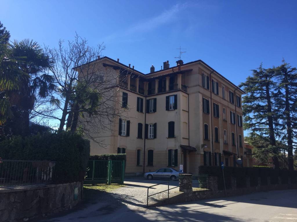 appartamento in vendita ad Asso