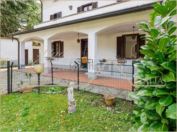 casa indipendente in vendita ad Asso