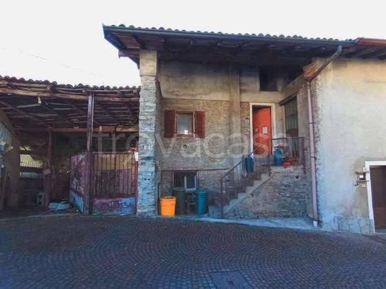 appartamento in vendita ad Asso