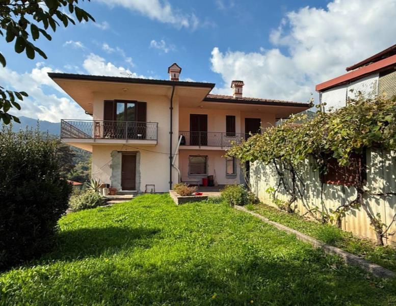 casa indipendente in vendita ad Asso