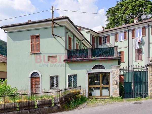 appartamento in vendita ad Asso