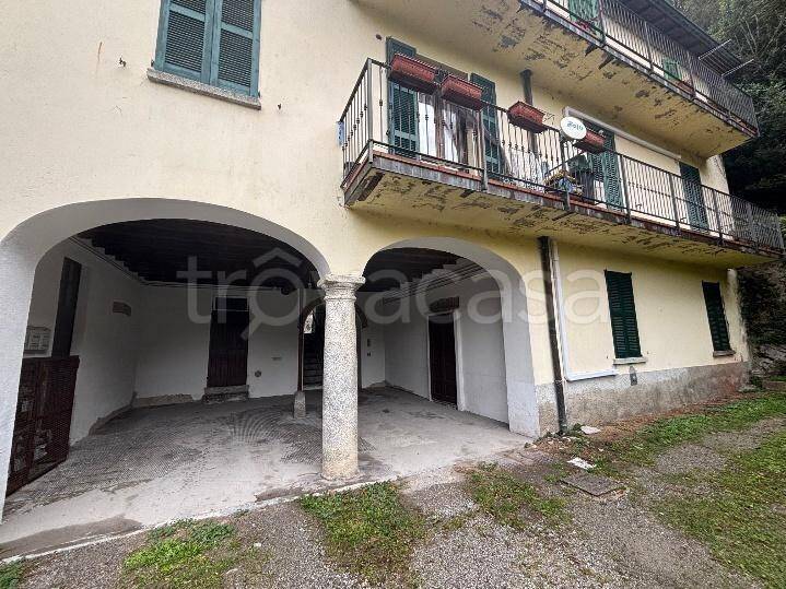 appartamento in vendita ad Asso