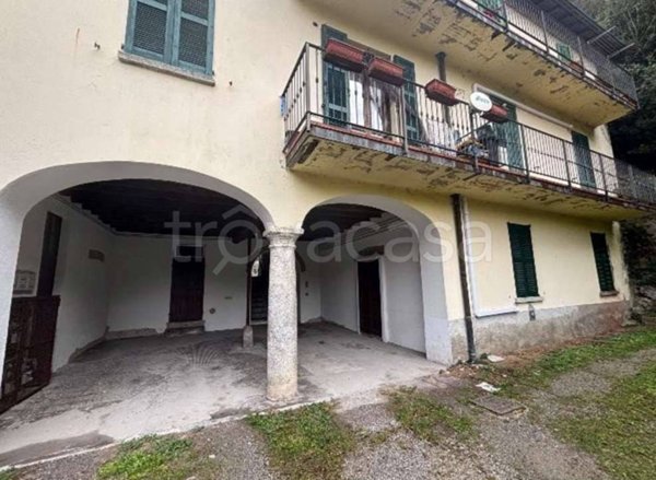 appartamento in vendita ad Asso