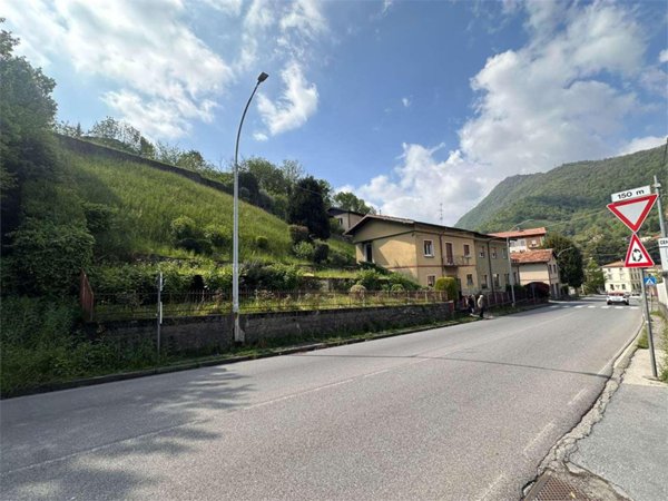 appartamento in vendita ad Asso