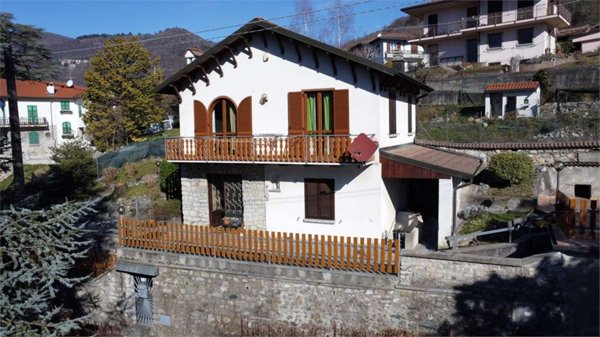 casa indipendente in vendita ad Asso