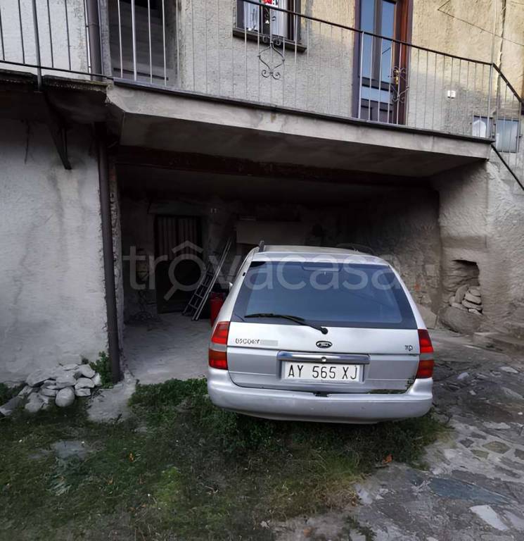 appartamento in vendita ad Asso