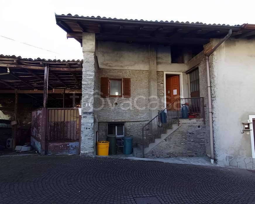 appartamento in vendita ad Asso