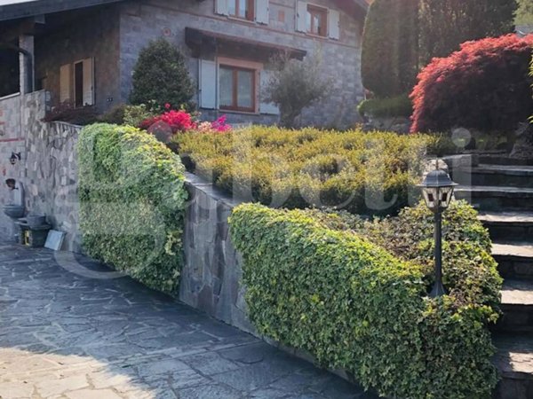 casa indipendente in vendita ad Asso