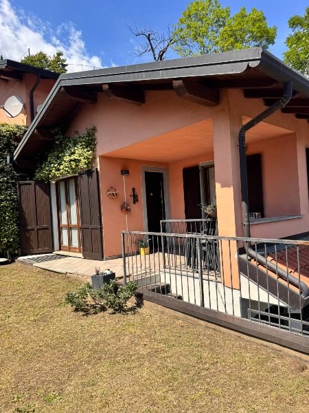 casa indipendente in vendita ad Asso