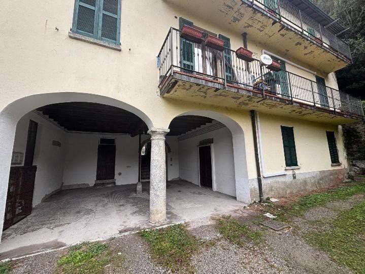 appartamento in vendita ad Asso