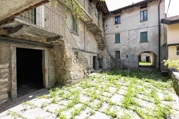 appartamento in vendita ad Asso