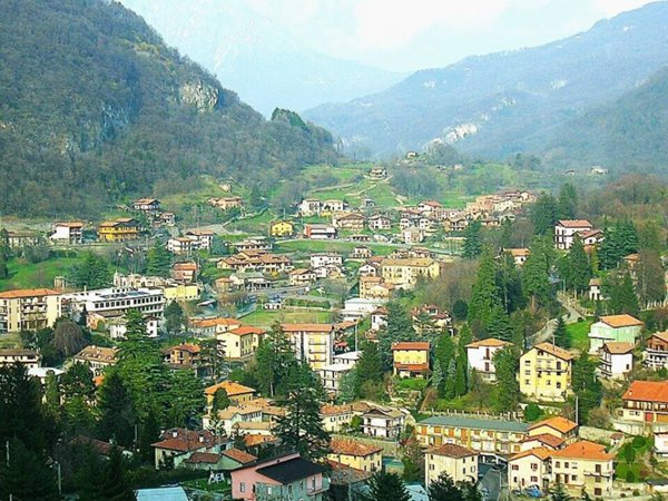 casa indipendente in vendita ad Asso