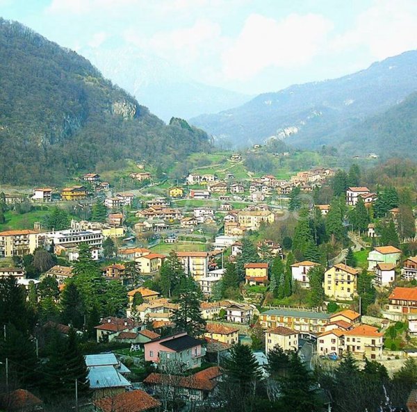 casa indipendente in vendita ad Asso