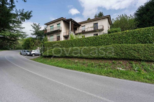 casa indipendente in vendita ad Asso