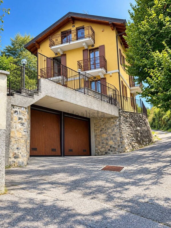 casa indipendente in vendita ad Asso