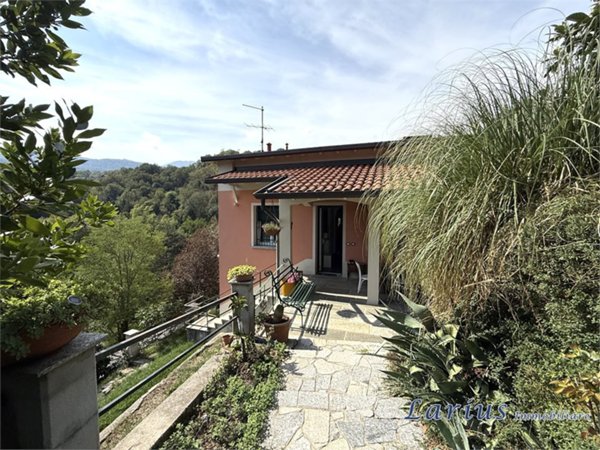 casa indipendente in vendita ad Asso