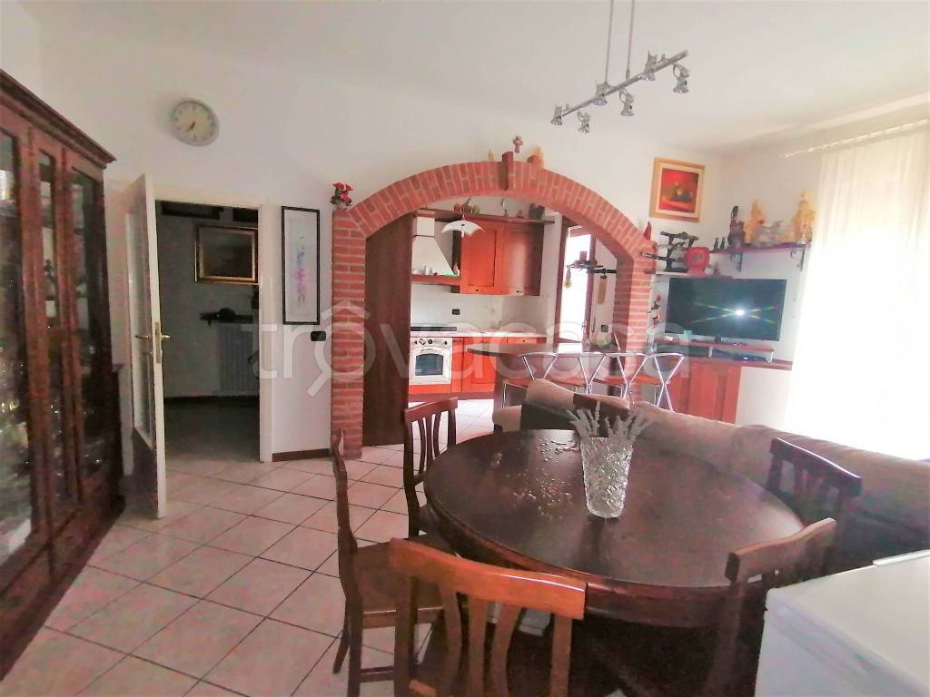 appartamento in vendita a Barni