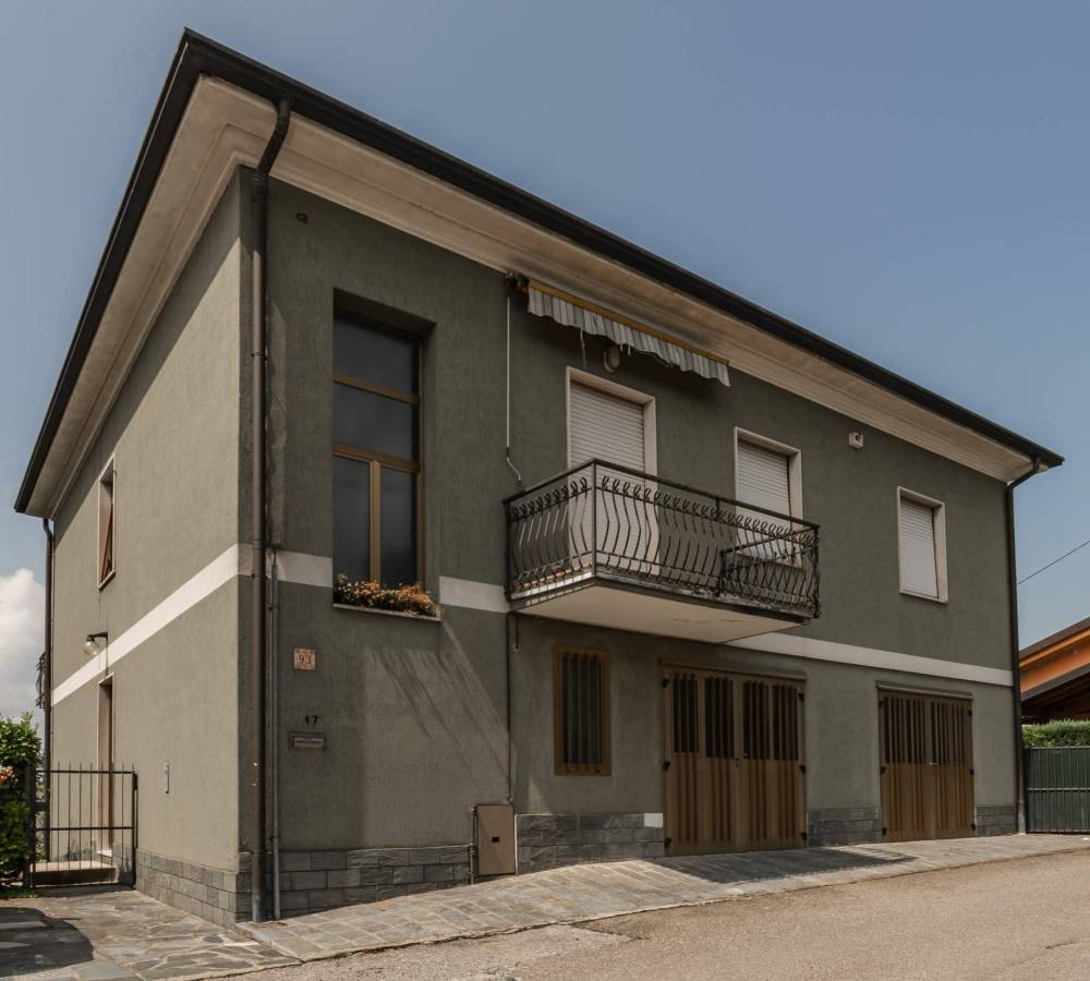 casa indipendente in vendita a Barni