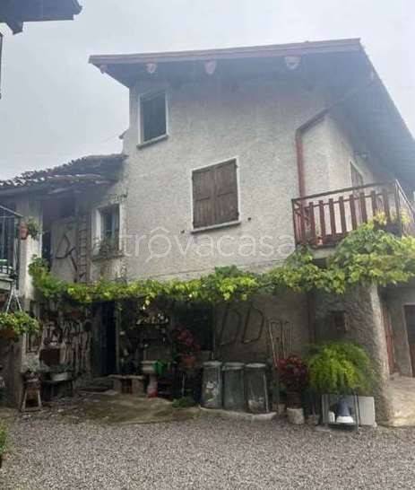 casa indipendente in vendita a Barni