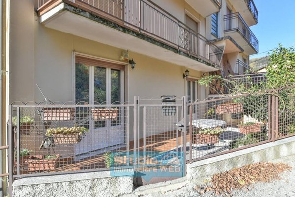 appartamento in vendita a Barni in zona Crezzo