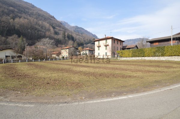 terreno edificabile in vendita a Barni