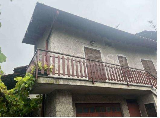 casa indipendente in vendita a Barni