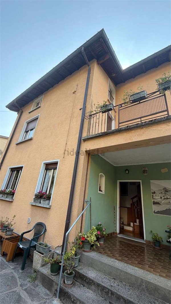 casa indipendente in vendita a Barni