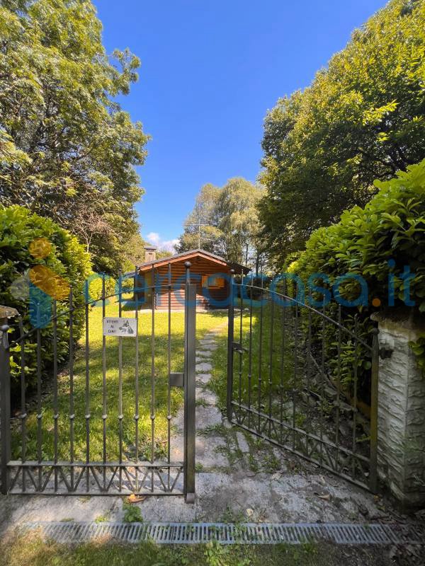 casa indipendente in vendita a Barni in zona Crezzo