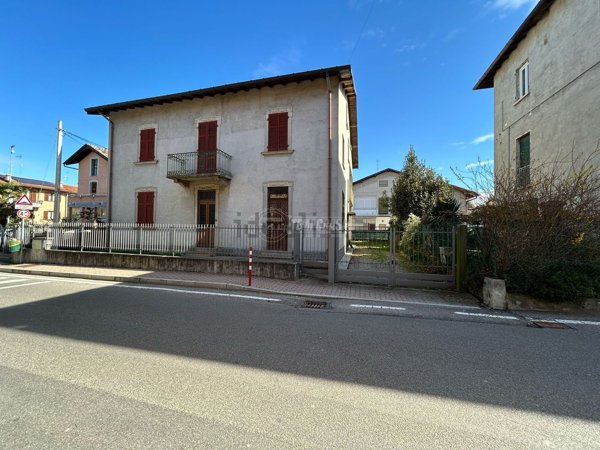 casa indipendente in vendita a Beregazzo con Figliaro