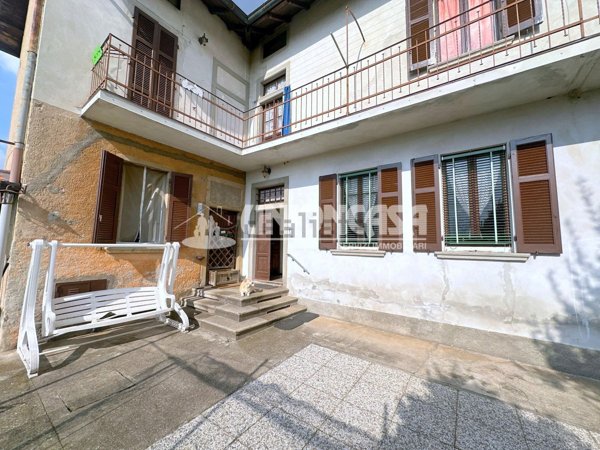 casa indipendente in vendita a Beregazzo con Figliaro