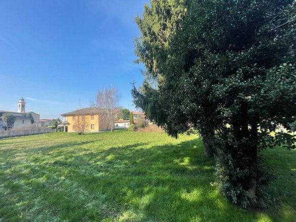 casa indipendente in vendita a Beregazzo con Figliaro