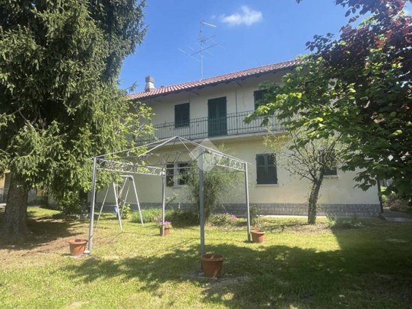 casa indipendente in vendita a Beregazzo con Figliaro