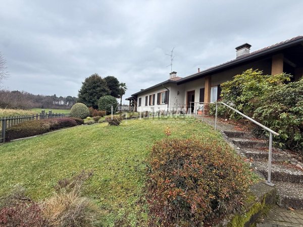 casa indipendente in vendita a Beregazzo con Figliaro