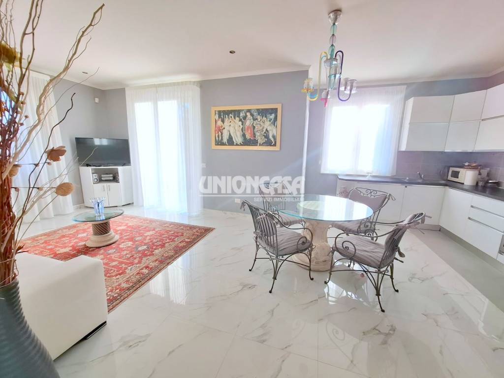 appartamento in vendita a Beregazzo con Figliaro